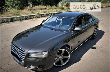 Седан Audi A8 2012 в Кременчуці