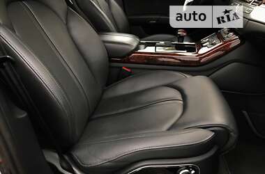 Седан Audi A8 2012 в Кременчуці