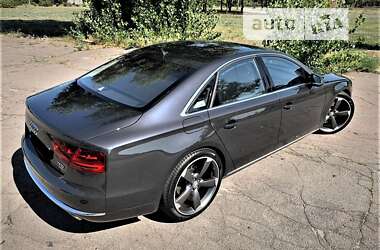 Седан Audi A8 2012 в Кременчуці