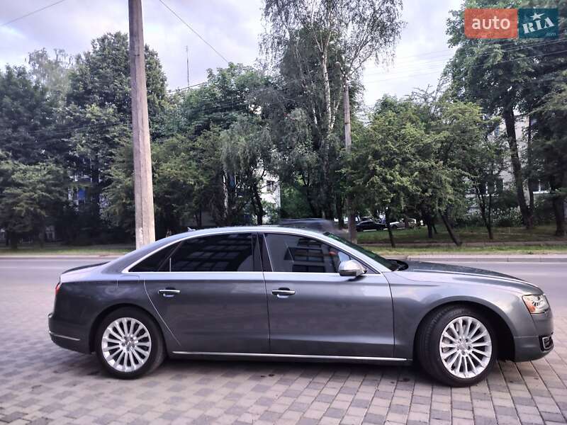 Седан Audi A8 2015 в Ивано-Франковске
