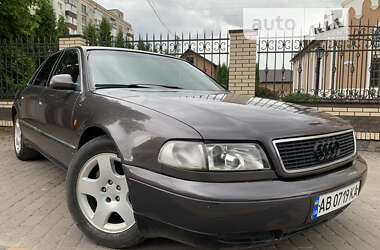 Седан Audi A8 1995 в Шепетовке