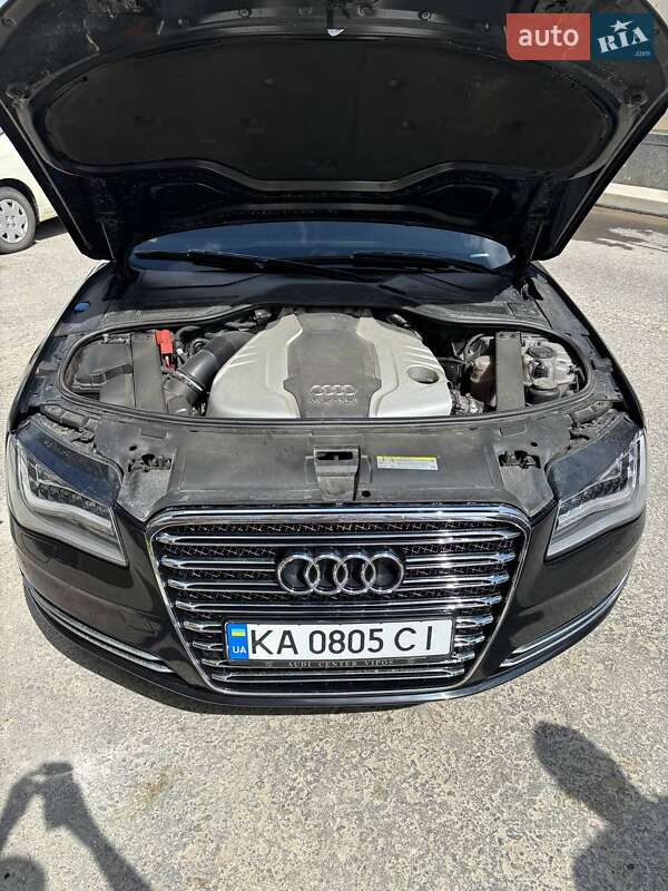 Седан Audi A8 2011 в Умані