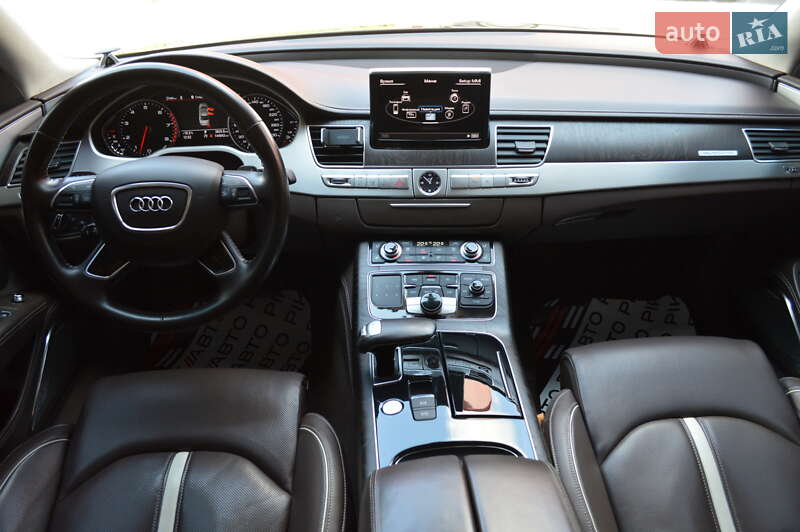 Седан Audi A8 2012 в Львове