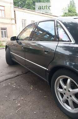 Седан Audi A8 1995 в Одесі