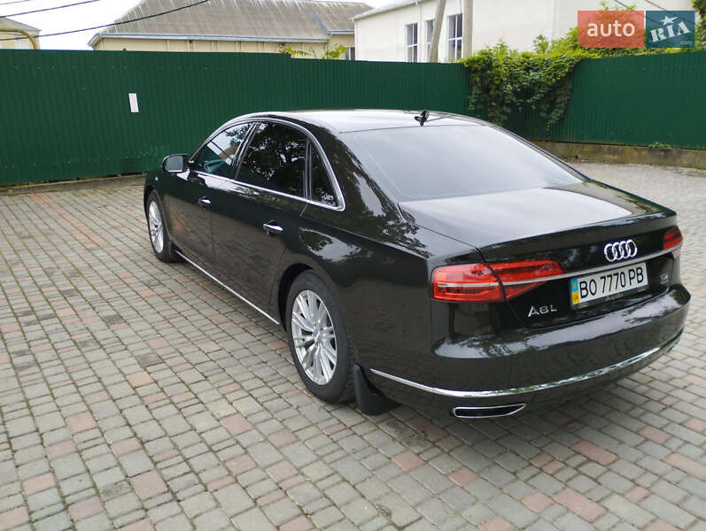 Седан Audi A8 2017 в Залещиках