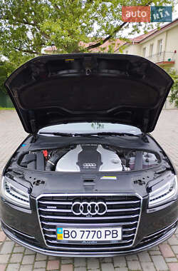 Седан Audi A8 2017 в Залещиках