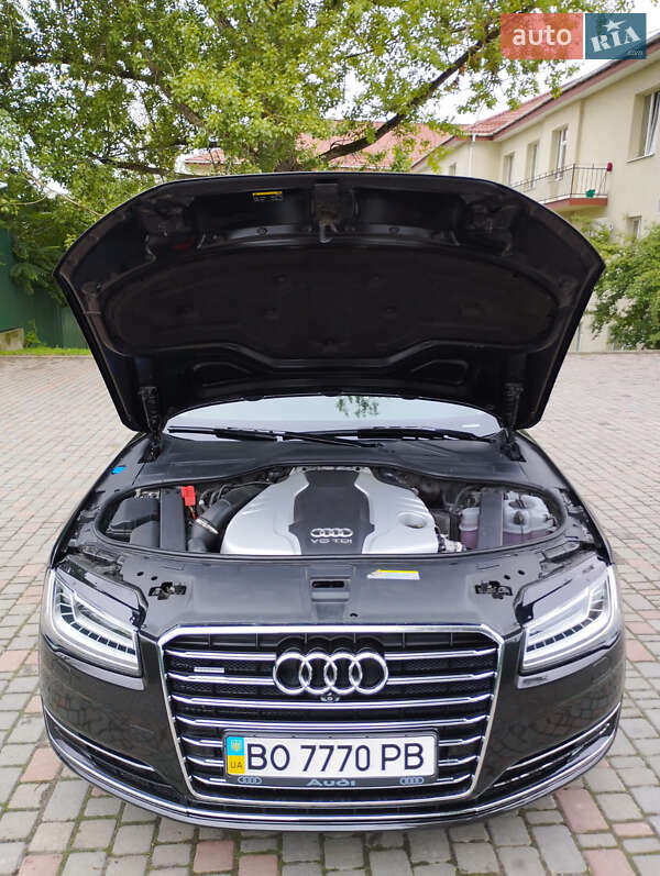 Седан Audi A8 2017 в Залещиках