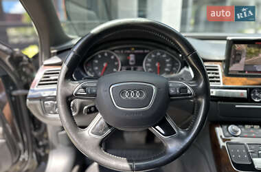Седан Audi A8 2015 в 