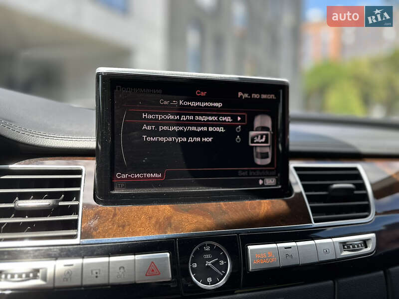 Седан Audi A8 2015 в Львові