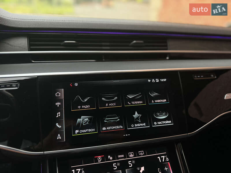 Седан Audi A8 2020 в Львові