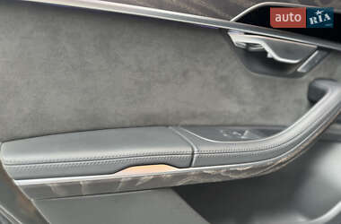 Седан Audi A8 2020 в Львові