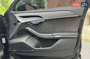 Седан Audi A8 2020 в 