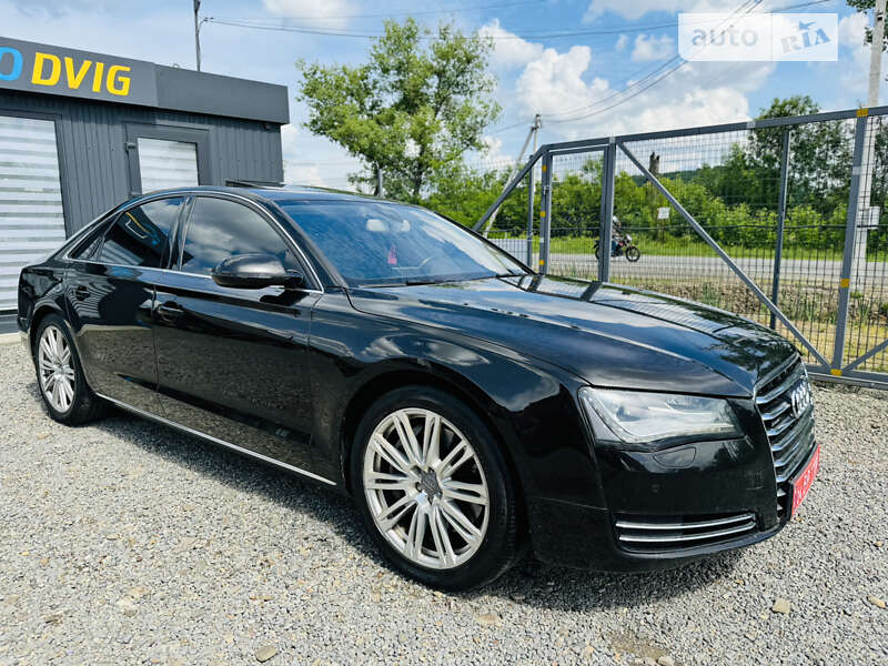 Седан Audi A8 2011 в Иршаве