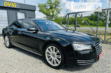 Седан Audi A8 2011 в Иршаве