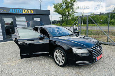 Седан Audi A8 2011 в Иршаве