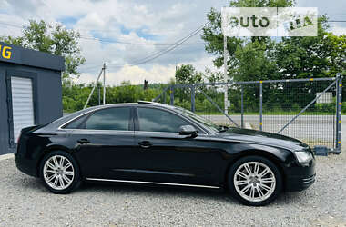 Седан Audi A8 2011 в Иршаве