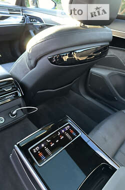 Седан Audi A8 2018 в 