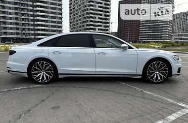 Седан Audi A8 2018 в Киеве