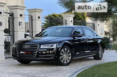 Седан Audi A8 2015 в 