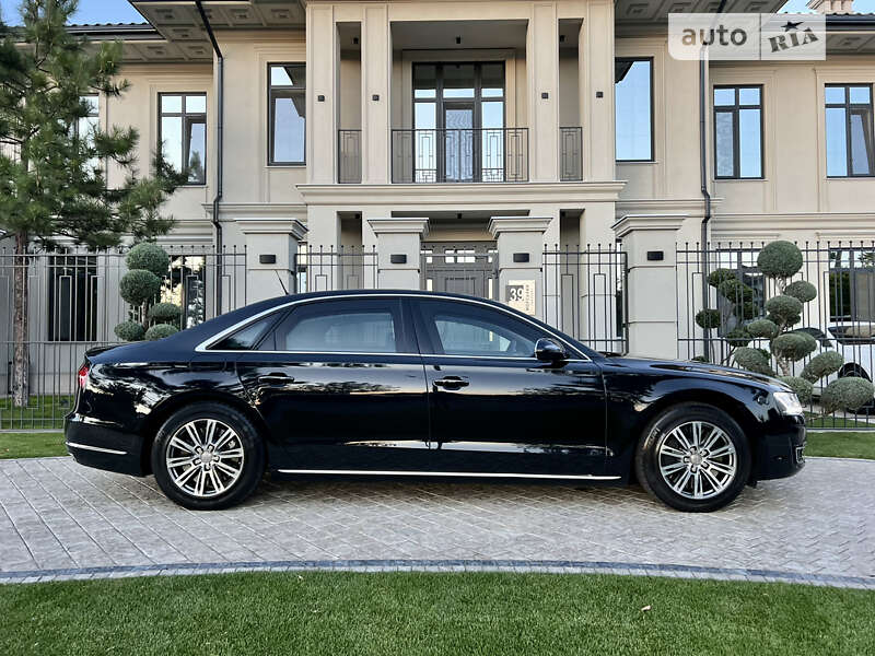 Седан Audi A8 2015 в Одессе