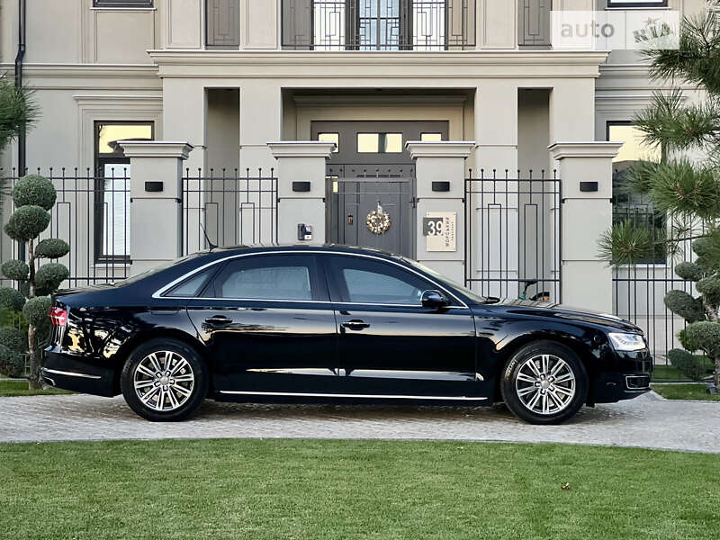 Седан Audi A8 2015 в Одессе