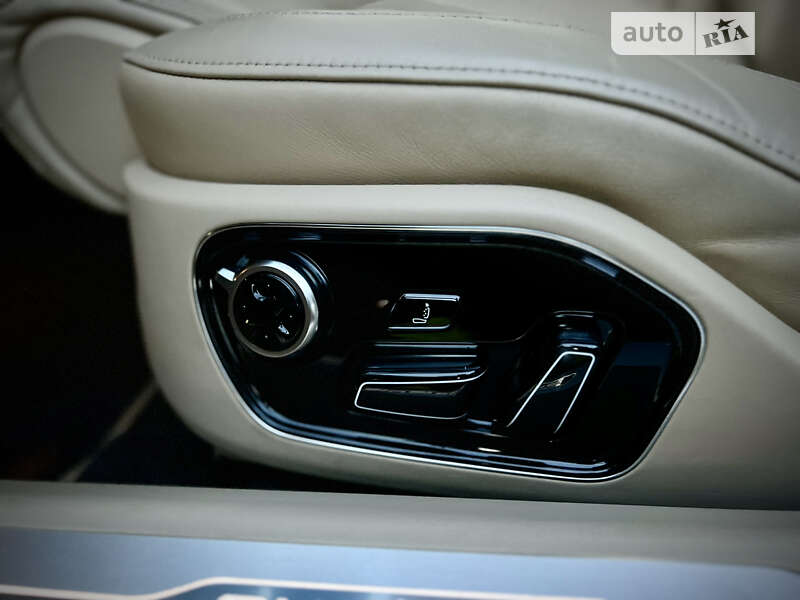 Седан Audi A8 2015 в Одессе