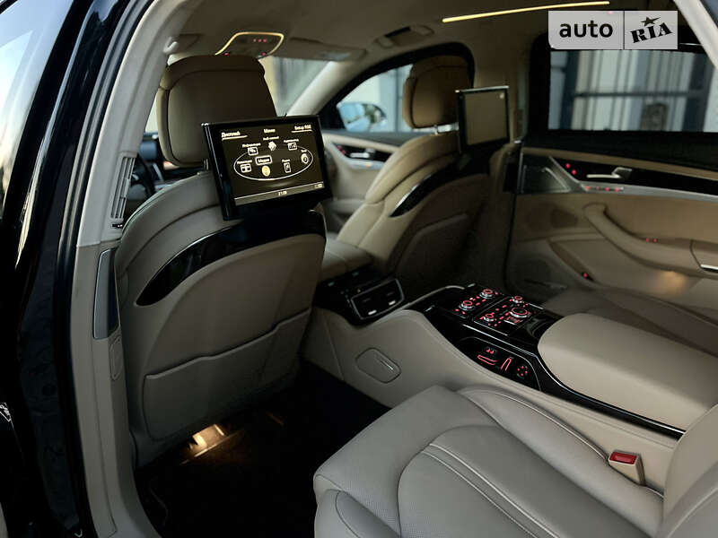 Седан Audi A8 2015 в Одессе
