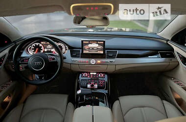 Седан Audi A8 2015 в 