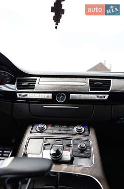 Седан Audi A8 2015 в 