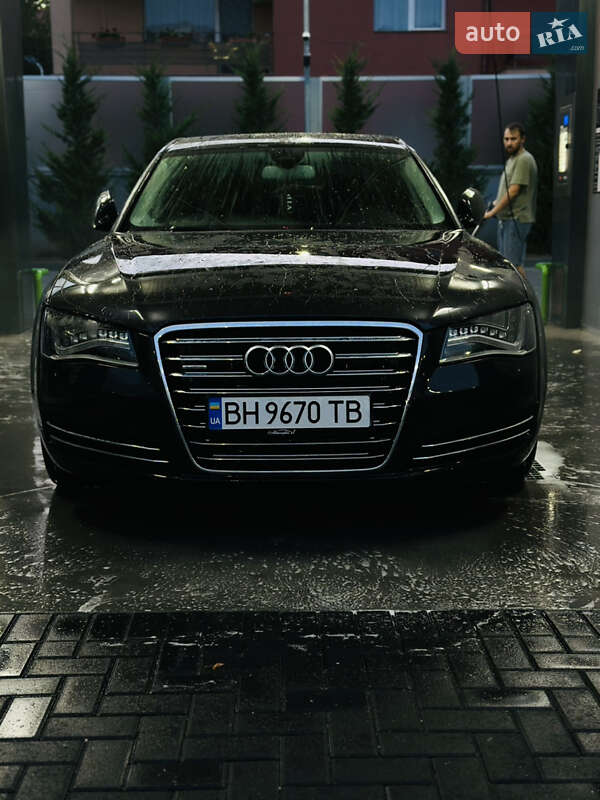 Седан Audi A8 2012 в Одессе
