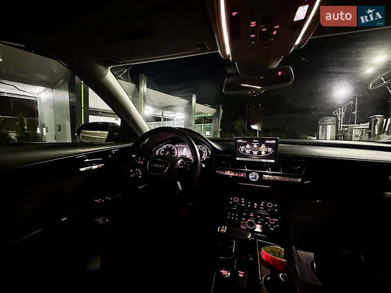 Седан Audi A8 2012 в Одессе
