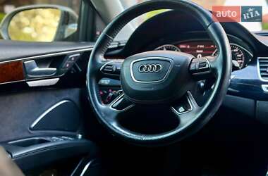 Седан Audi A8 2013 в Одесі