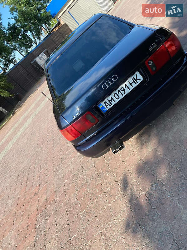 Седан Audi A8 1995 в Бердичеве