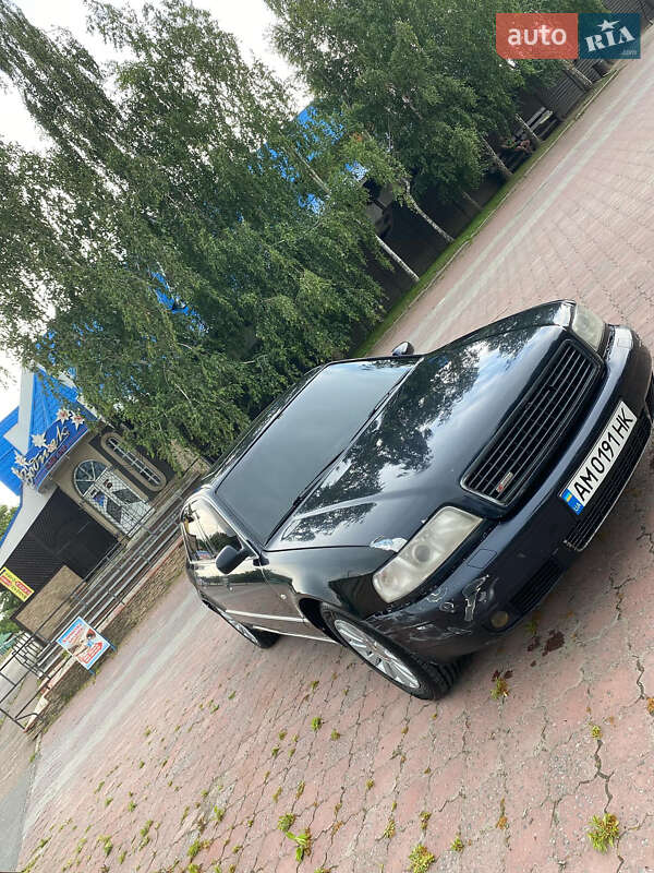 Седан Audi A8 1995 в Бердичеві