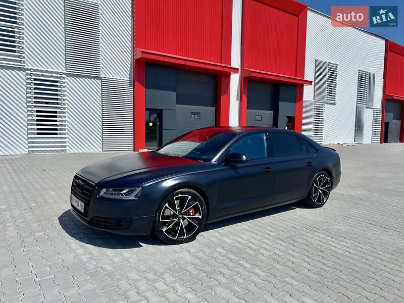 Седан Audi A8 2015 в Львове