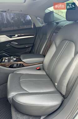 Седан Audi A8 2015 в 