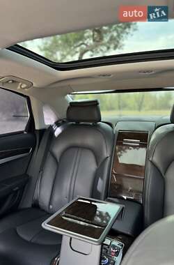 Седан Audi A8 2015 в 