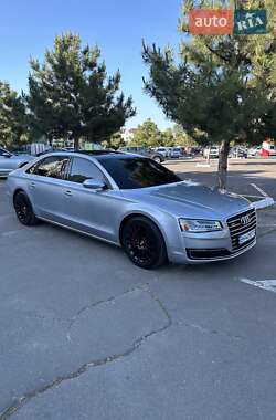 Седан Audi A8 2015 в 
