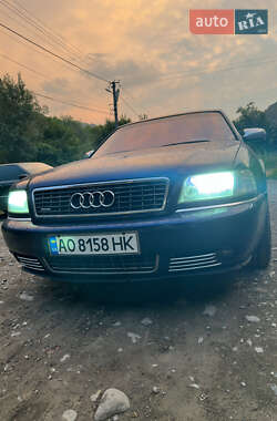 Седан Audi A8 2000 в Рахові