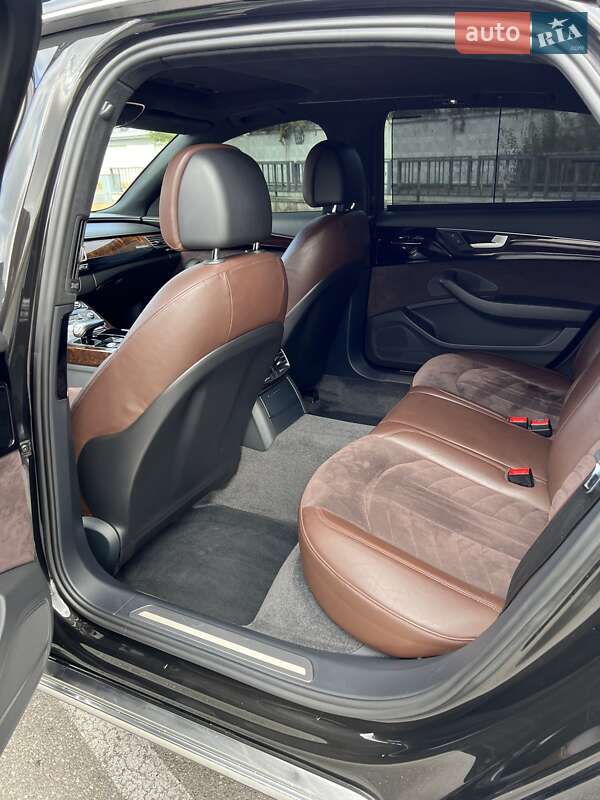 Седан Audi A8 2017 в Киеве