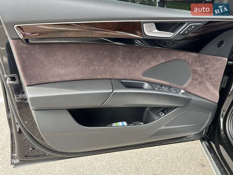 Седан Audi A8 2017 в Киеве