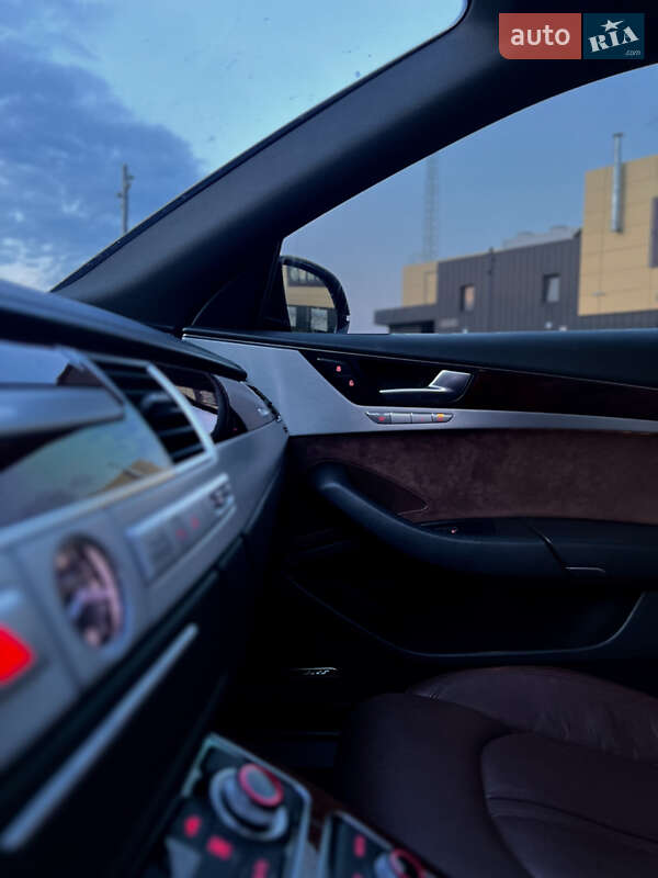 Седан Audi A8 2013 в Ровном