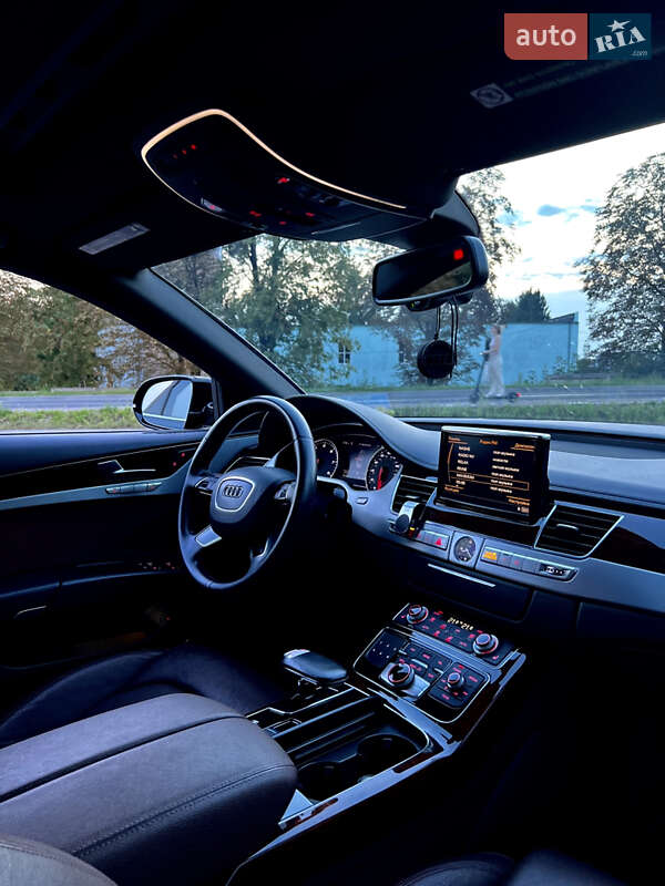 Седан Audi A8 2013 в Ровном