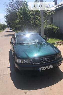 Седан Audi A8 1996 в Здолбуніві