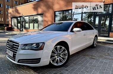 Седан Audi A8 2012 в Нетешине