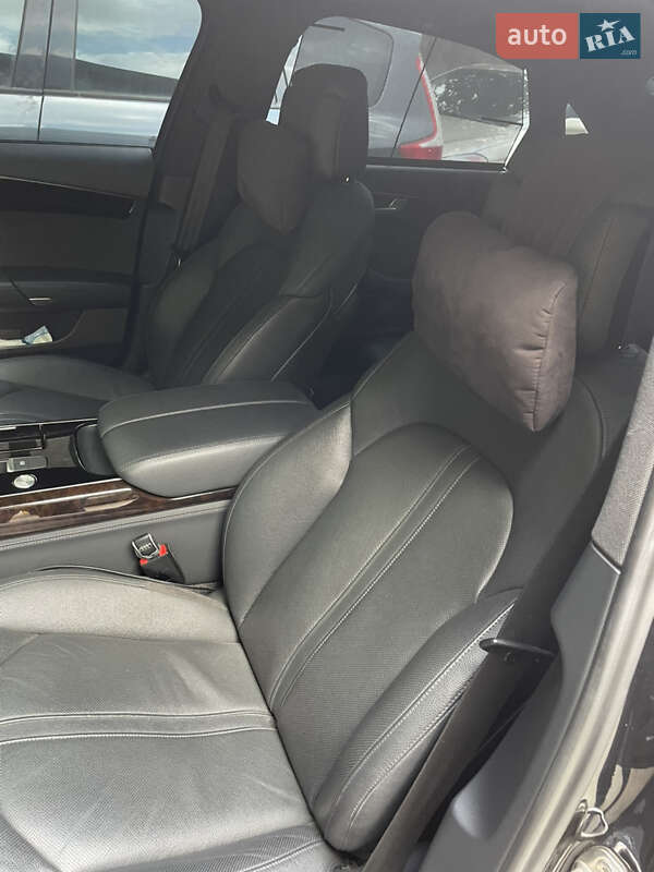 Седан Audi A8 2016 в Черкасах