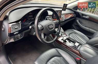 Седан Audi A8 2017 в 