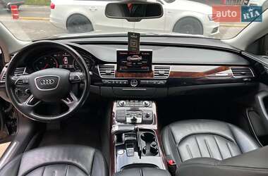 Седан Audi A8 2017 в 