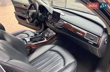 Седан Audi A8 2017 в 