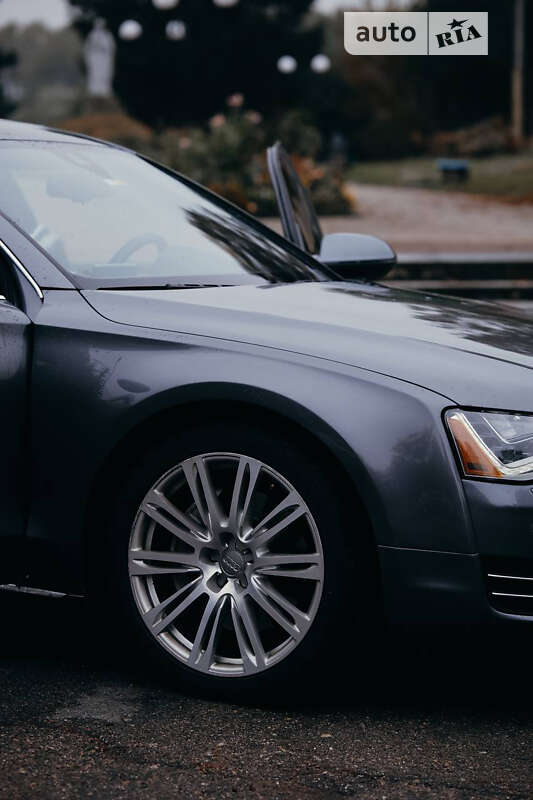 Седан Audi A8 2014 в Киеве